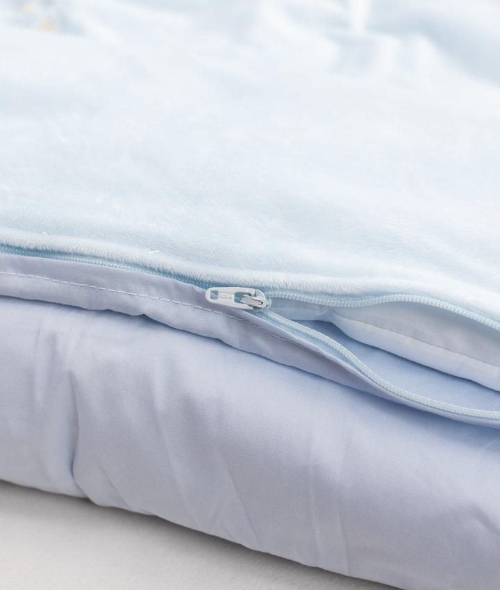 Blue quilt and cover set for toddlers