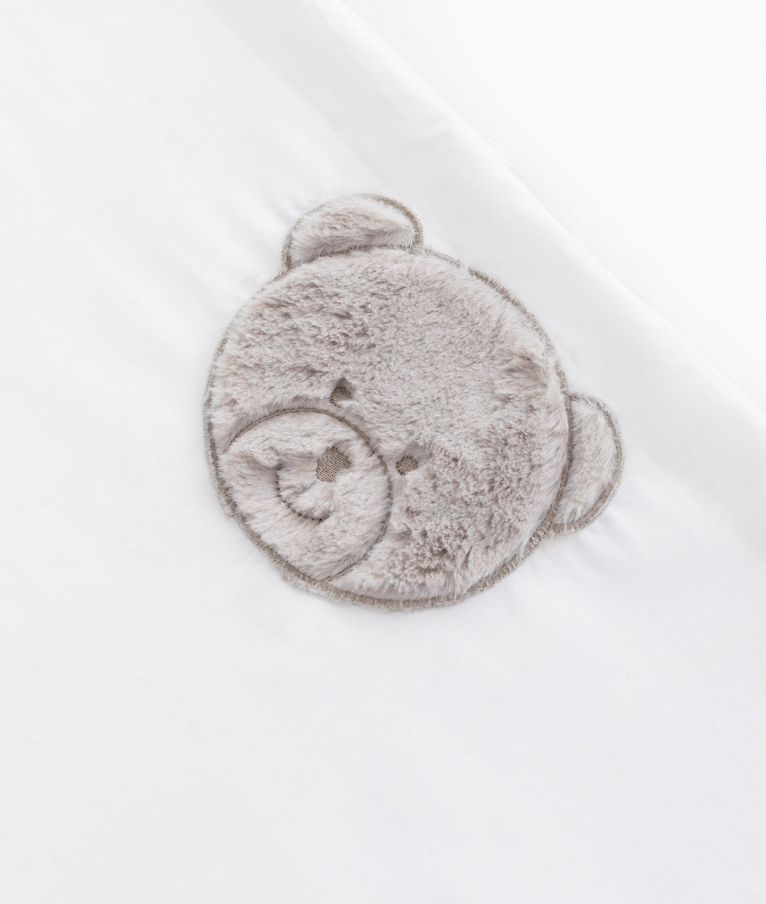 Flat sheet for cot in white and grey